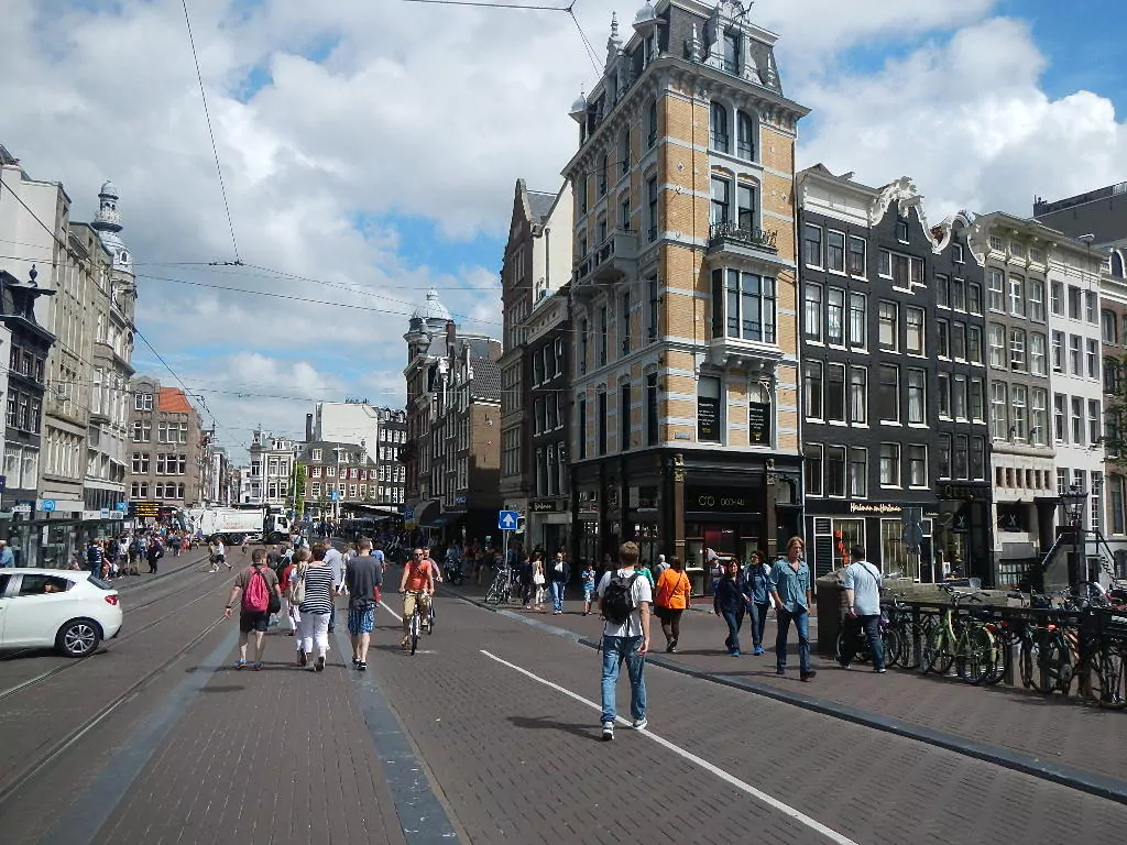amsterdam city center shop and retail