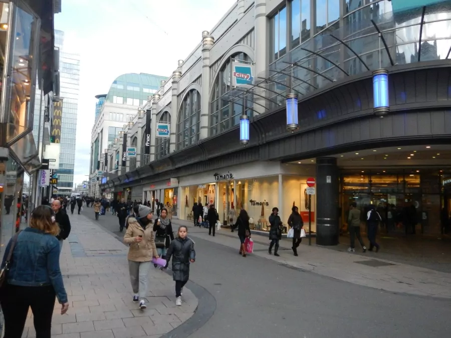 bruxelles, emplacements commerciaux, centre ville, rue piétonne