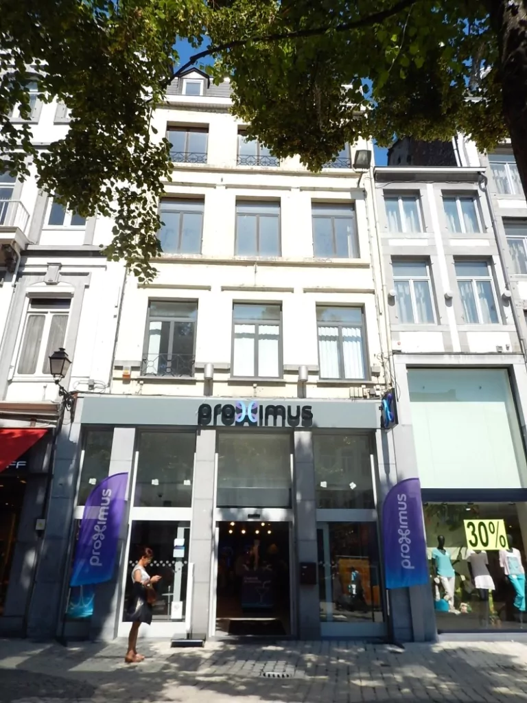 Liège, magasin rue piétonne