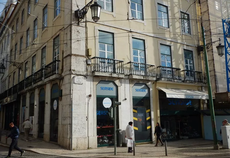 BOUTIQUES en pied d'immeubles à Lisbonne, ou trouver un emplacement commercial