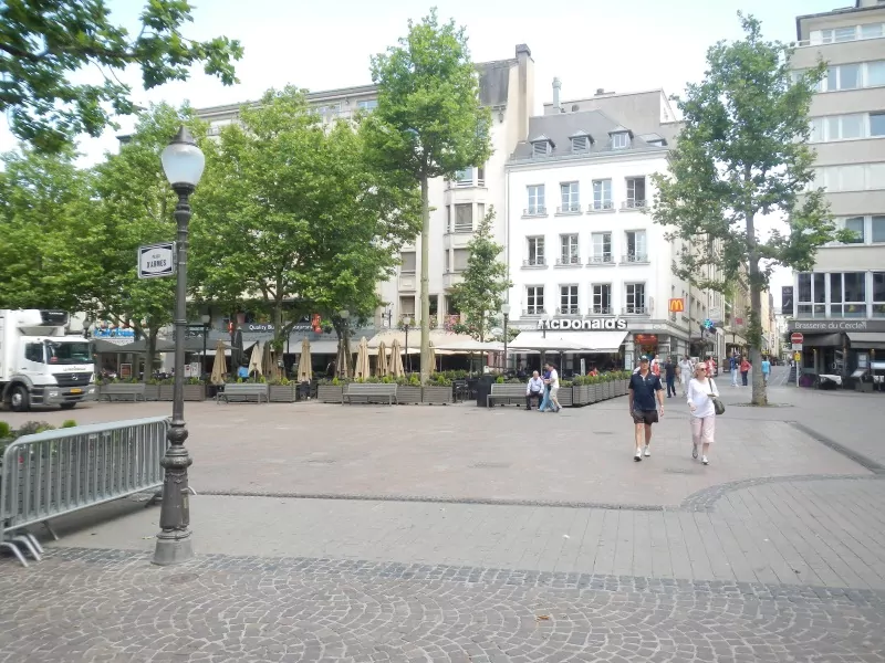 luxembourg, centre ville place d'armes, trouver un magasin