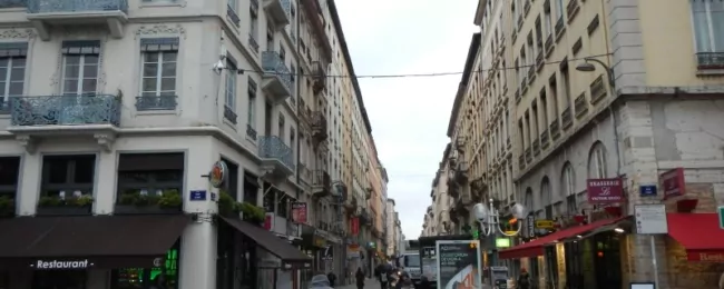 lyon rue victor hugo, commerces de pieds d'immeubles, quelles activités commerciales ?